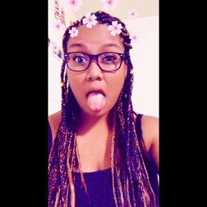 Meet your Posher, Alexis